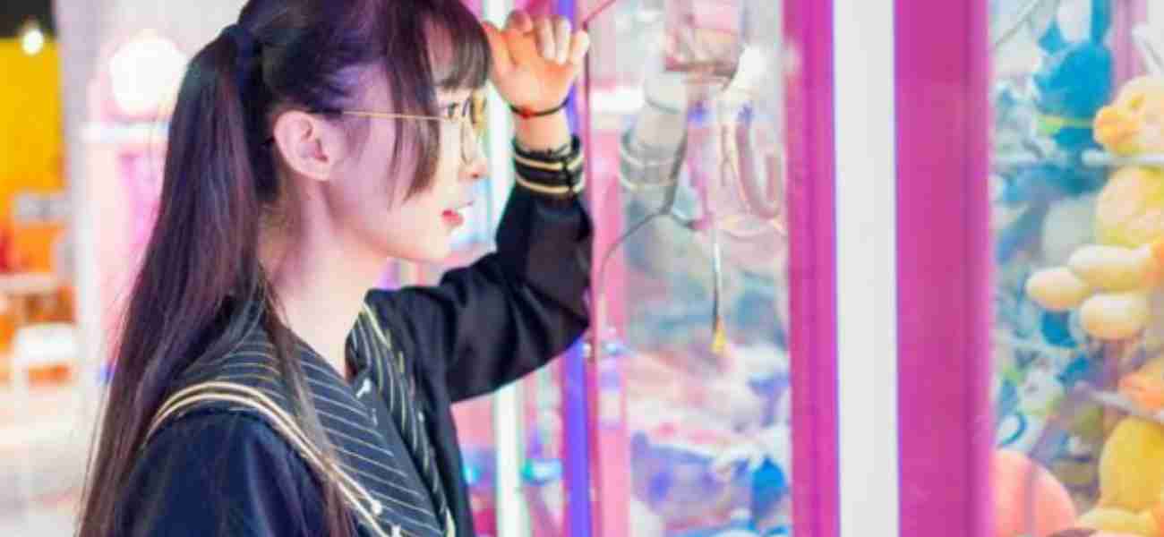 清纯少女有少了一个 母狗军团有多了一位 哔哩哔哩知名博主 一颗奶糖不加糖 性爱口交视频曝光流出