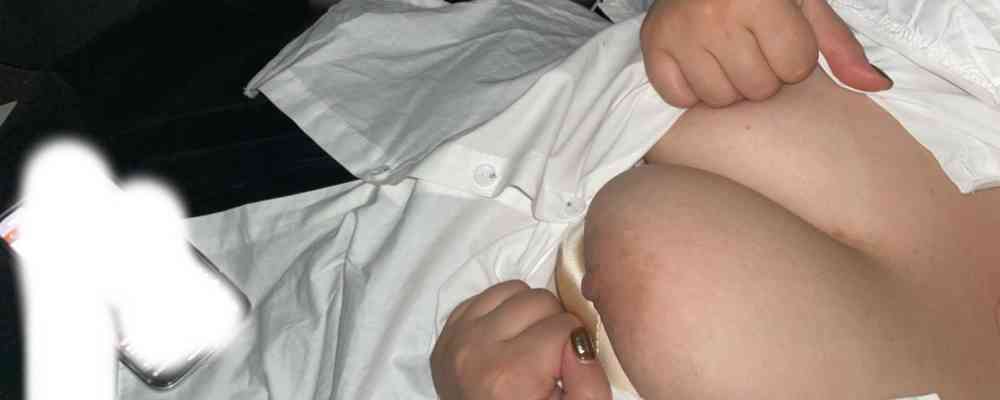 海角社区精品付费帖子《我的巨乳亲表姐》胸大的女人最迷人(4)(持续更新)