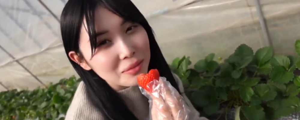 超级白嫩美少女来袭 全身冷白皮嫩到能掐出水 人美穴紧奶子翘 被头套男暴力蹂躏内射 超视觉享受