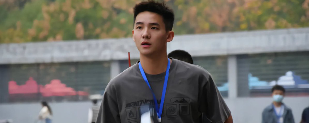 怪不得都说双性恋最会玩 原来是前后夹击两不误啊 抖音网红篮球运动员宋延桥被曝不雅视频