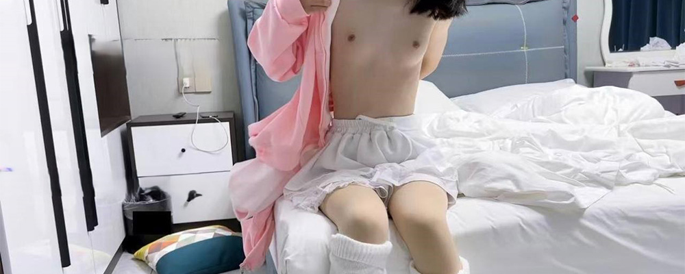 海角社区精品付费帖子《高中表妹是我女友》 肥水不流外人田调教小表妹!(10)(持续更新)