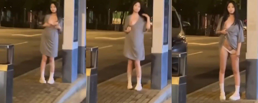 四川街头惊现露出美少女 凉亭漏穴勾引过路司机 场面淫荡引得路人纷纷鸡儿梆硬