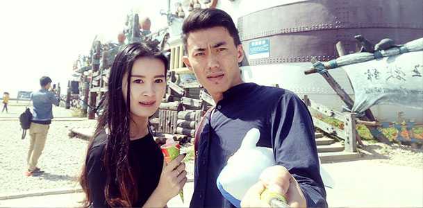 『原创博主』:炮哥夫妻骚逼良家美少妇约单男一夜激情啪啪调教内射