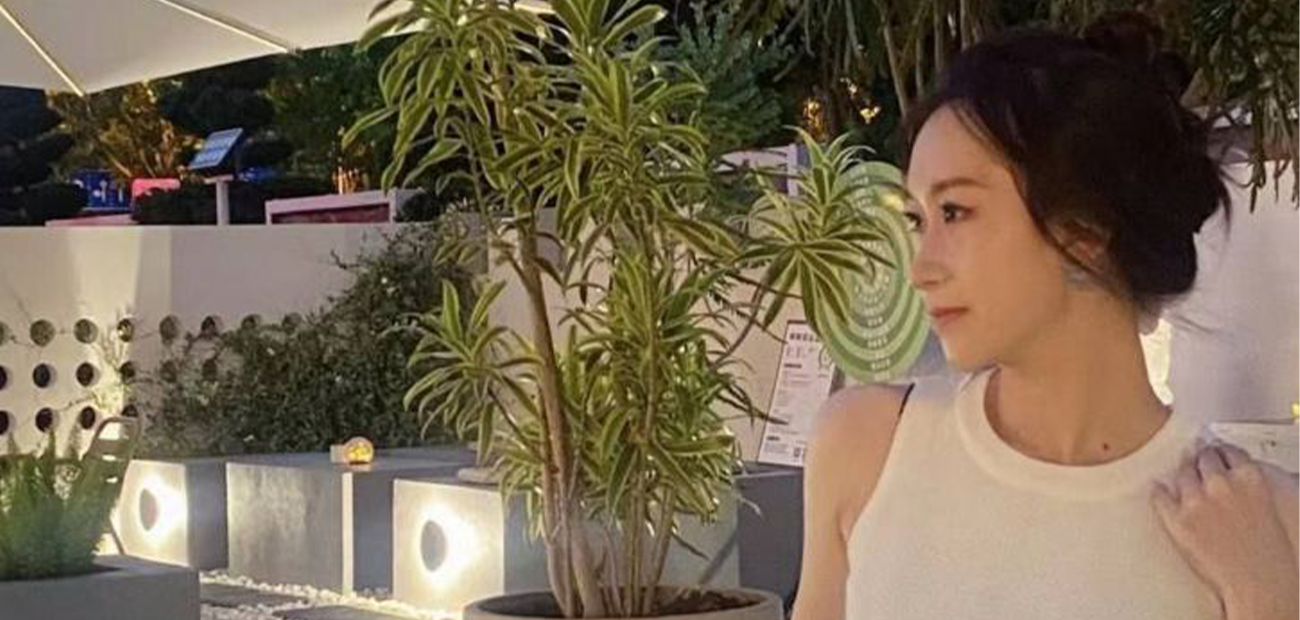 『表姐好正啊』外表高冷内心淫荡表姐『林紫妍』被表弟发现云盘里的色情自拍和约炮视频 惨遭果断曝光!