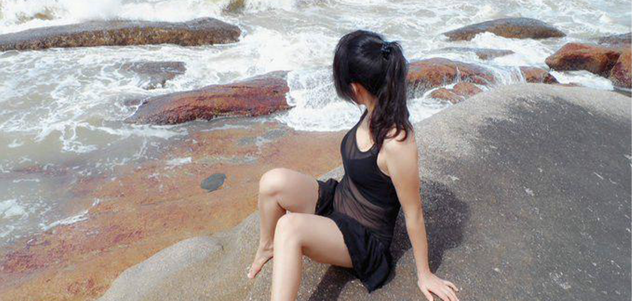 骚妻的诱惑❤️露出狂魔『张小萍』于大街上摸奶后到办公室操逼!骚之天际!