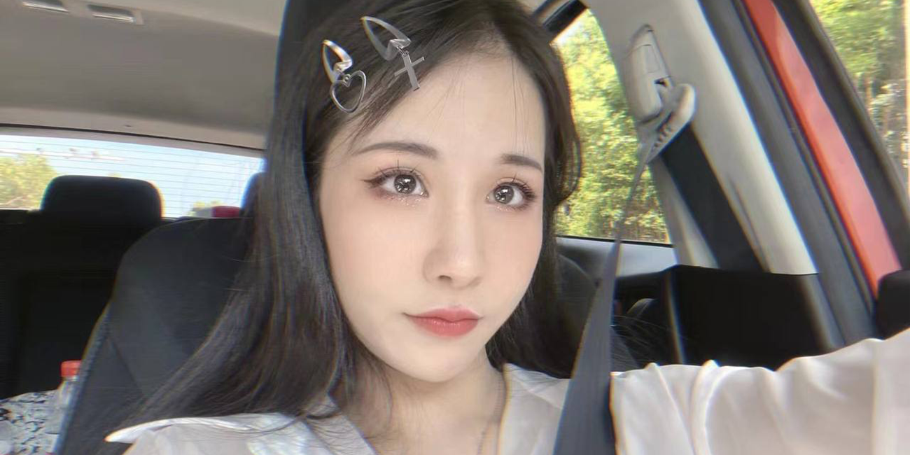 【看黄片看到自己身上!!!】广西南宁网红泡面妹 有老公还兼职做外围 没想到被老公看到偷拍探花视频!!!