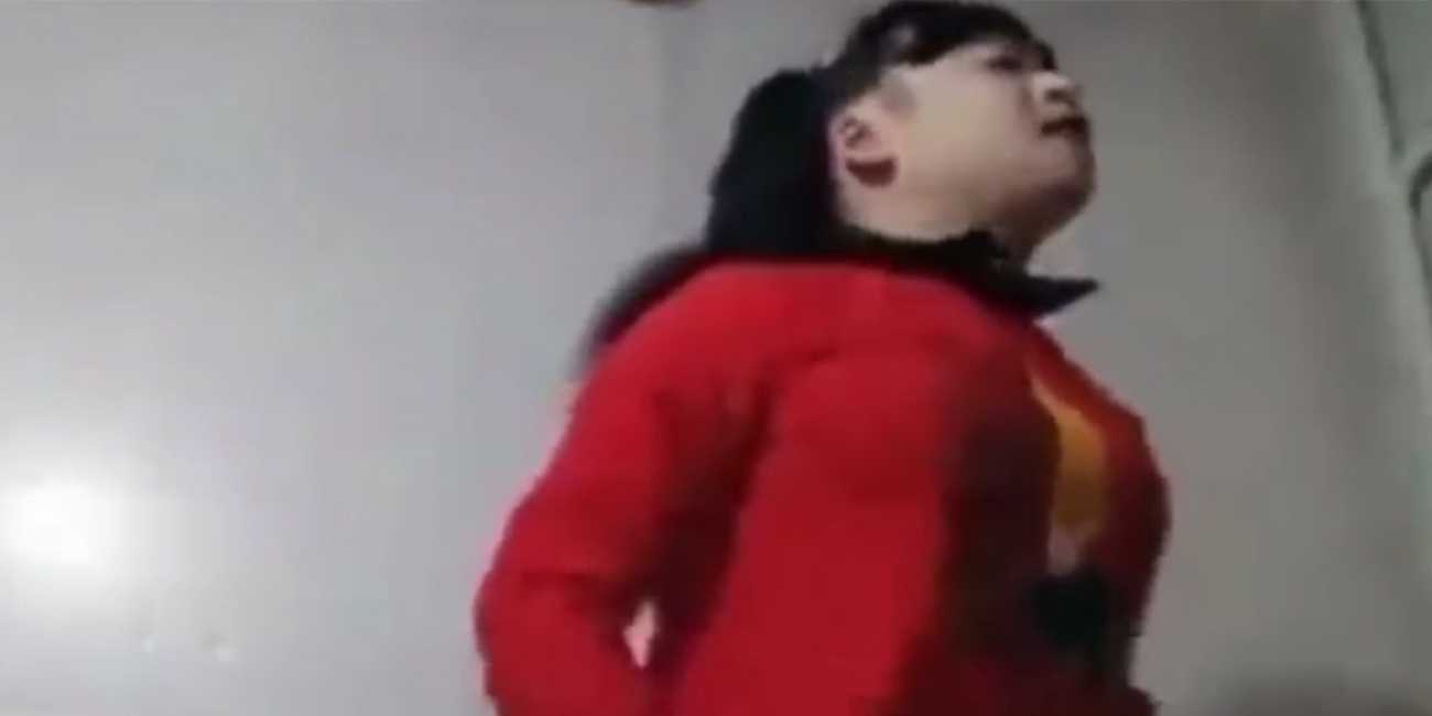 色字头上一把刀 大叔贪图便宜 找了个大婶泻火 没想到大婶原来是大叔 泻火变上火!!!